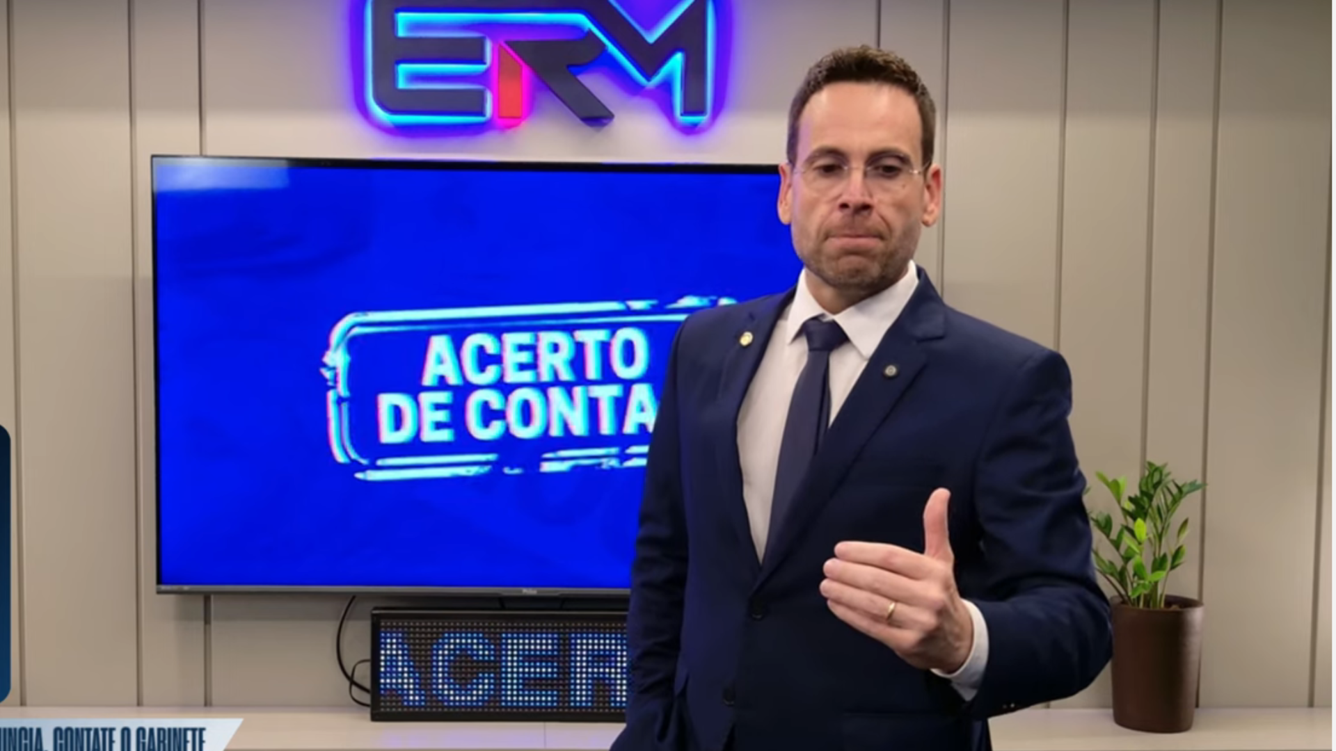Vereador “presta contas”, mas esconde salário de R$ 30 mil de assessores