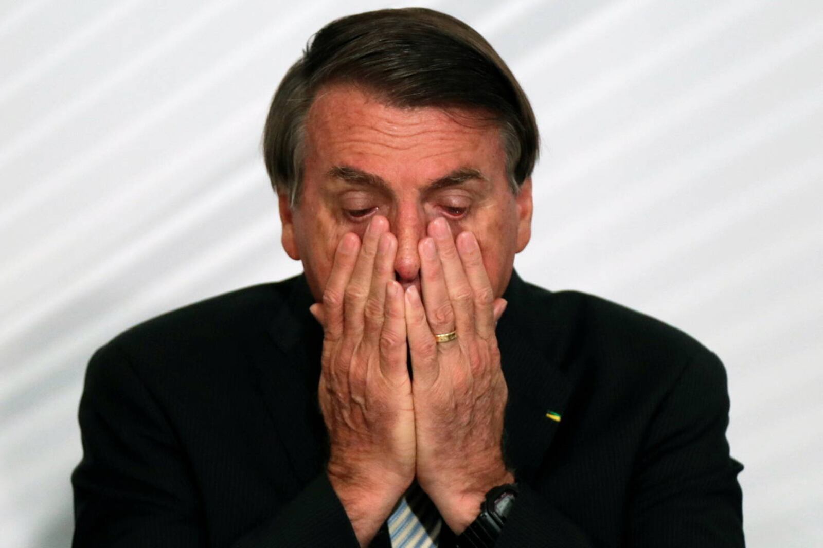 Bolsonaro no banco dos réus: a encenação contra o peso dos fatos