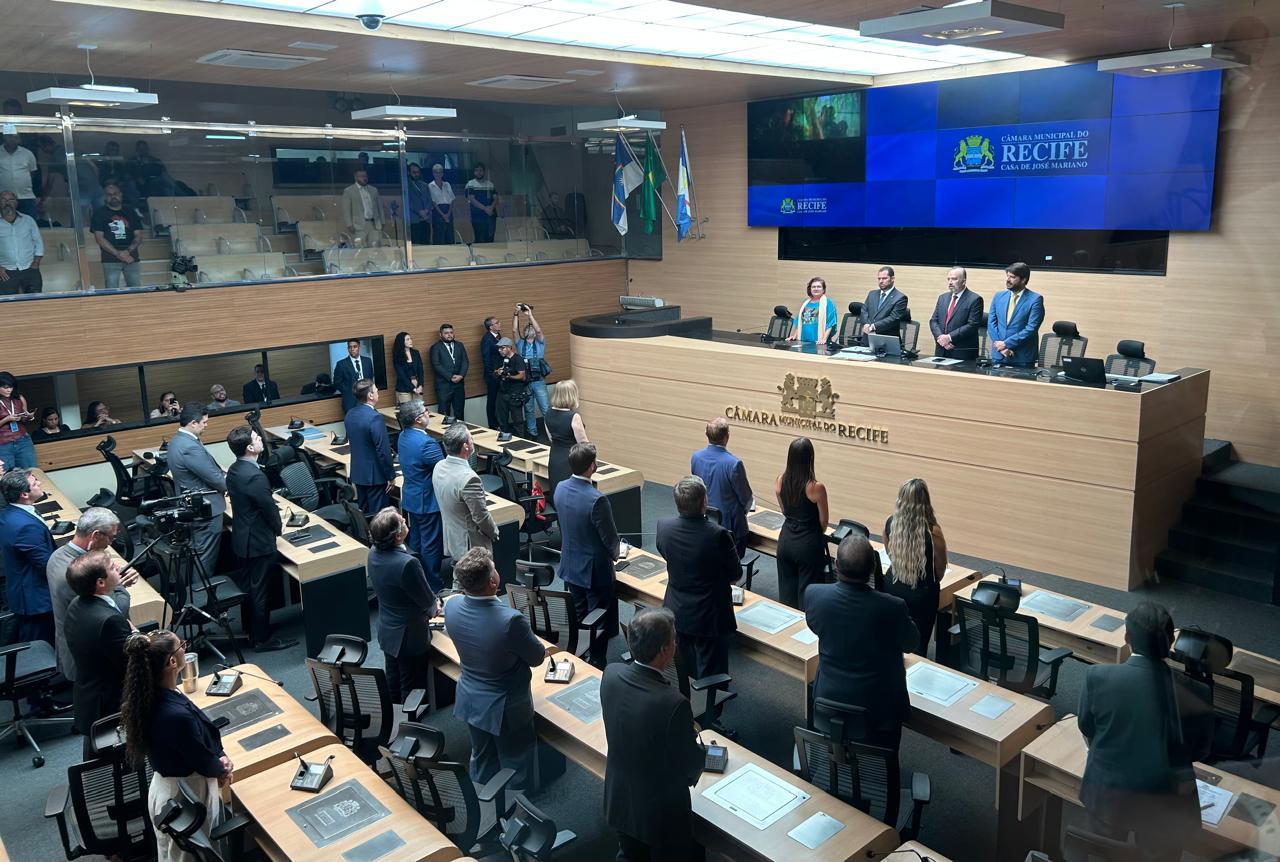 A presença de Raquel e a ausência de João na reabertura do Legislativo